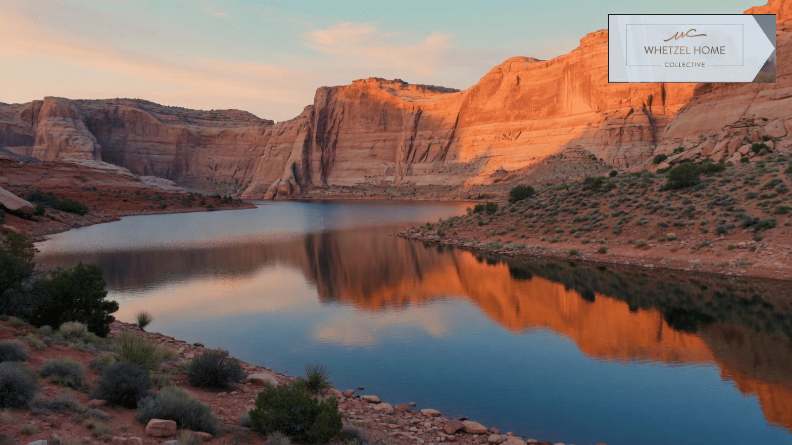 Red rock reservoir in southern Utah at the end of the day